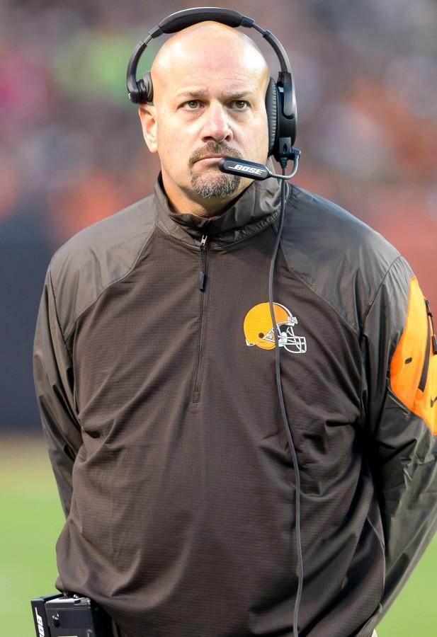 CLEVELAND, OH - OCTOBER 26: Head coach Mike Pettine of the Cleveland Browns on the sidelines during the second half against the Oakland Raiders at FirstEnergy Stadium in Cleveland, Ohio. The Browns defeated the Raiders 23-13. (Photo by Jason Miller/Getty Images)