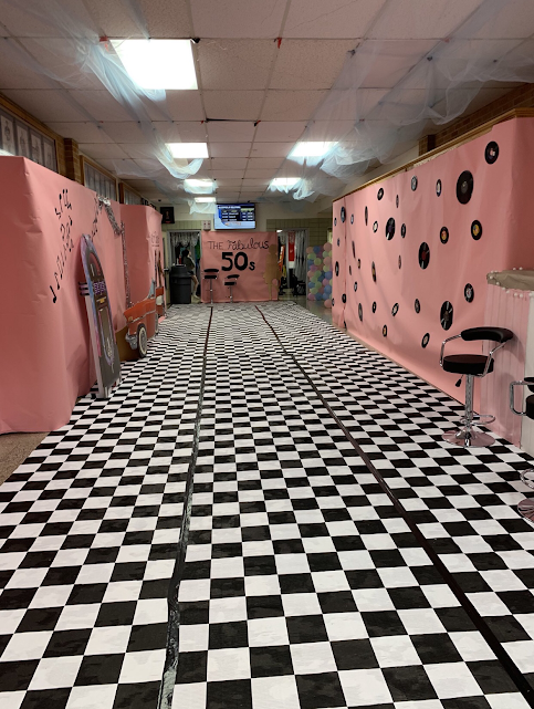 1950s themed hallway 